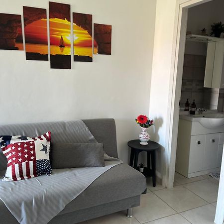 Apartamento Monolocale Rosy Fiumicino Exterior foto